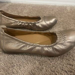 Like New Clark’s Leather Ballet Flats Size 8W